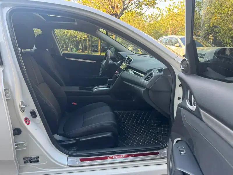 2016 Civic 220TURBO CVT Luxury Edition — миниатюра 10