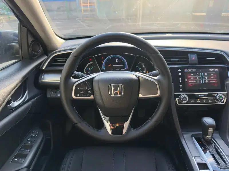 2016 Civic 220TURBO CVT Luxury Edition — миниатюра 15