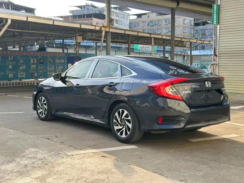 2016 Civic 220TURBO CVT Luxury Edition — миниатюра 4