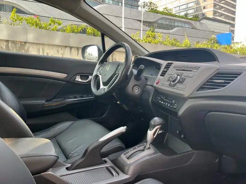 2012 Civic 1.8L Automatic Luxury Edition — миниатюра 17