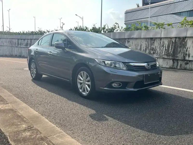 2012 Civic 1.8L Automatic Luxury Edition — миниатюра 3