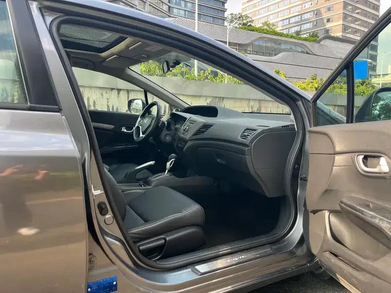 2012 Civic 1.8L Automatic Luxury Edition — миниатюра 23