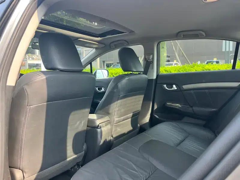2012 Civic 1.8L Automatic Luxury Edition — миниатюра 26