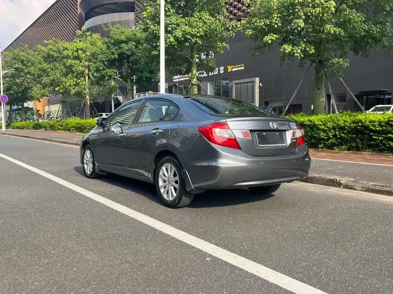2012 Civic 1.8L Automatic Luxury Edition — миниатюра 5