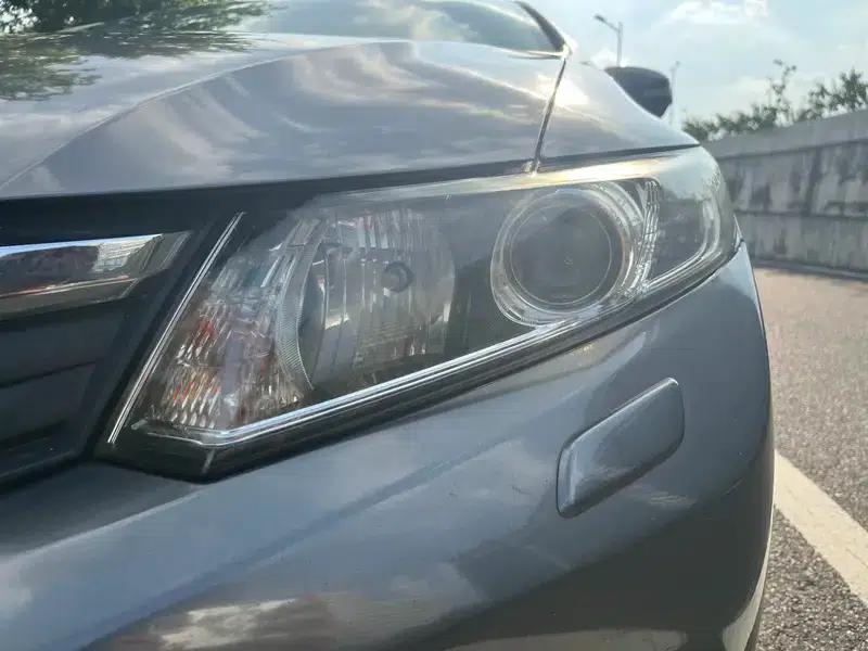 2012 Civic 1.8L Automatic Luxury Edition — миниатюра 9