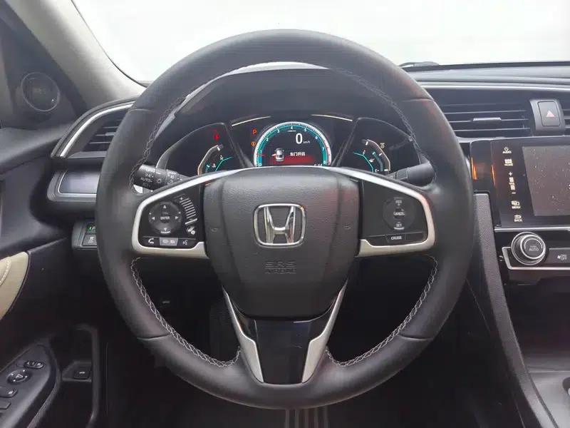 2016 Civic 220TURBO CVT Premium Edition — миниатюра 16