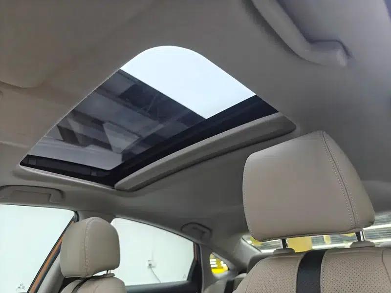 2016 Civic 220TURBO CVT Premium Edition — миниатюра 19