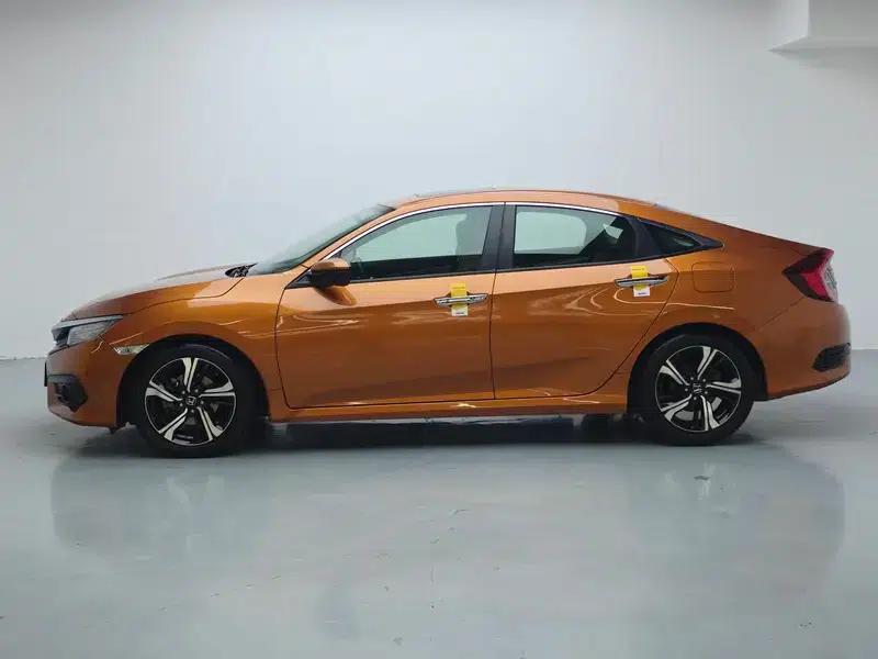 2016 Civic 220TURBO CVT Premium Edition — миниатюра 4