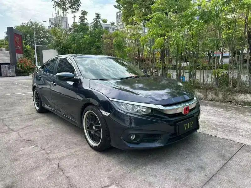 2016 Civic 220TURBO CVT Luxury Edition — миниатюра 3