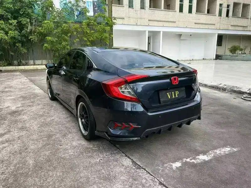 2016 Civic 220TURBO CVT Luxury Edition — миниатюра 4