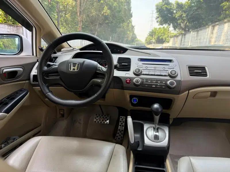 2006 Civic 1.8L Automatic Classic Edition — миниатюра 14