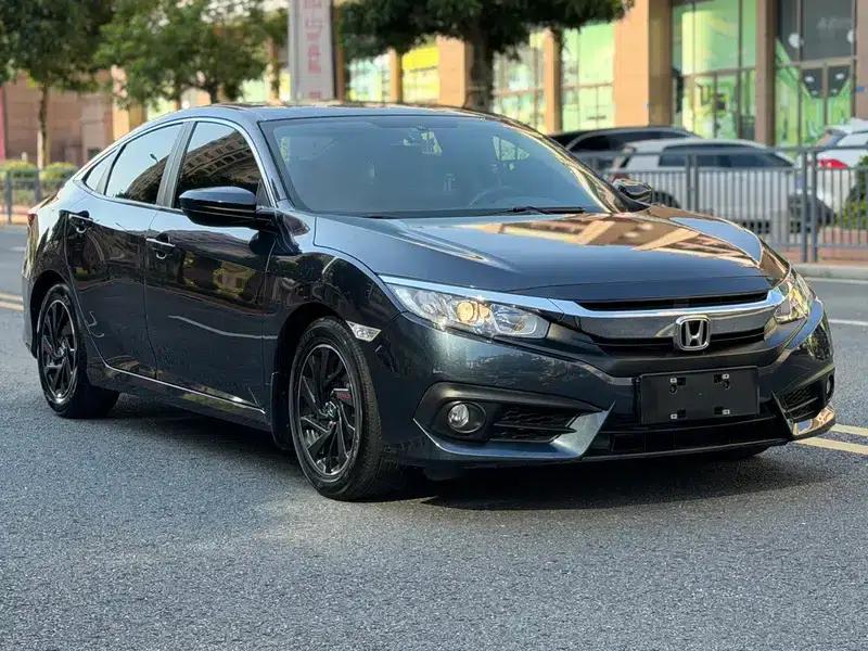 2016 Civic 220TURBO CVT Luxury Edition — миниатюра 3