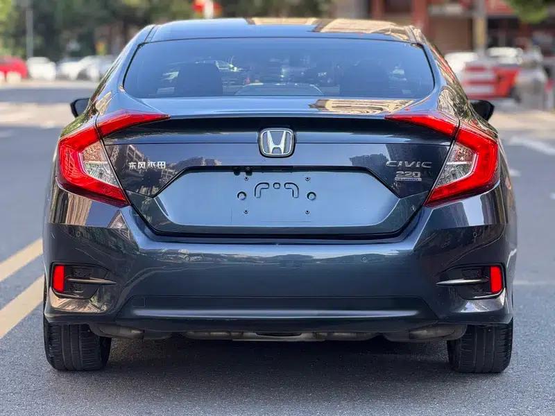 2016 Civic 220TURBO CVT Luxury Edition — миниатюра 6