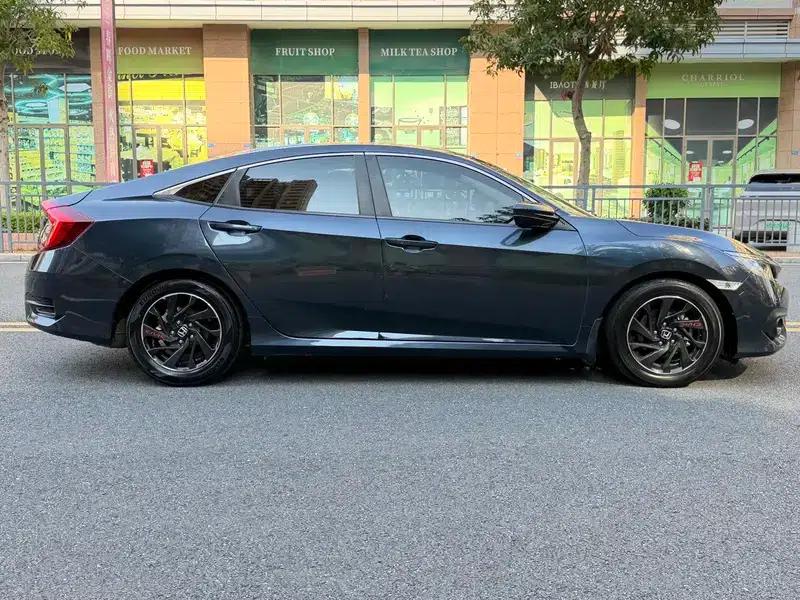 2016 Civic 220TURBO CVT Luxury Edition — миниатюра 8