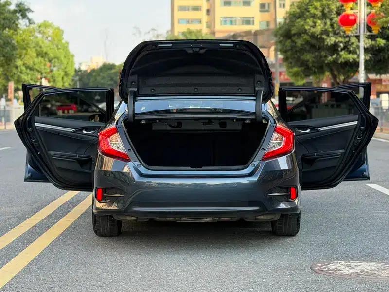 2016 Civic 220TURBO CVT Luxury Edition — миниатюра 10