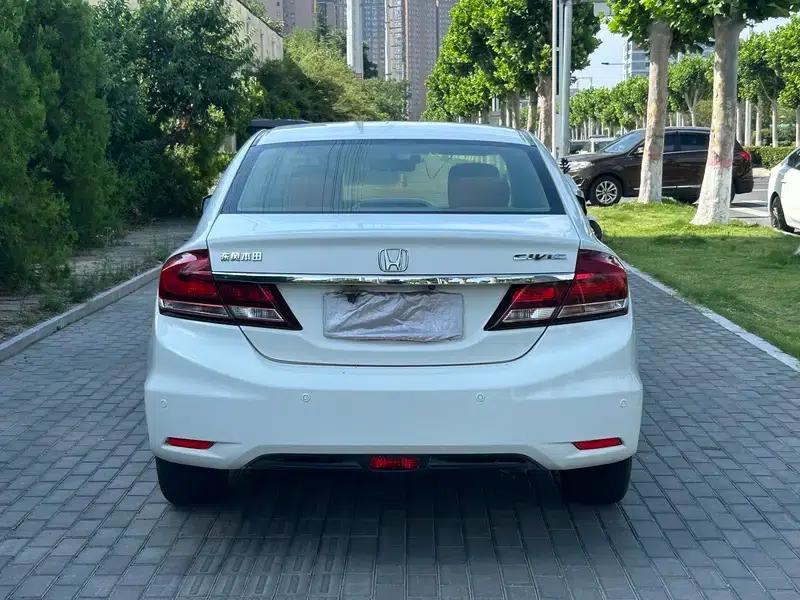2014 Civic 1.8L Automatic Classic Edition — миниатюра 5