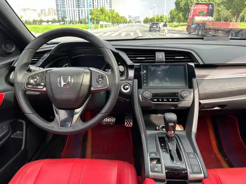 Civic 2020 HATCHBACK 220TURBO CVT Trendy and Cool — миниатюра 14