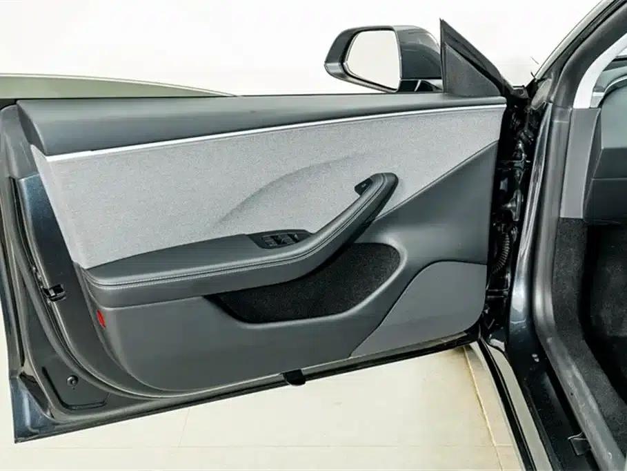Model 3 2023 Rear-Wheel Drive — миниатюра 17