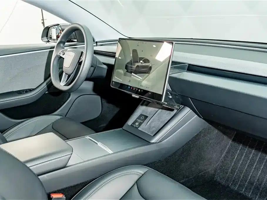 Model 3 2023 Rear-Wheel Drive — миниатюра 18