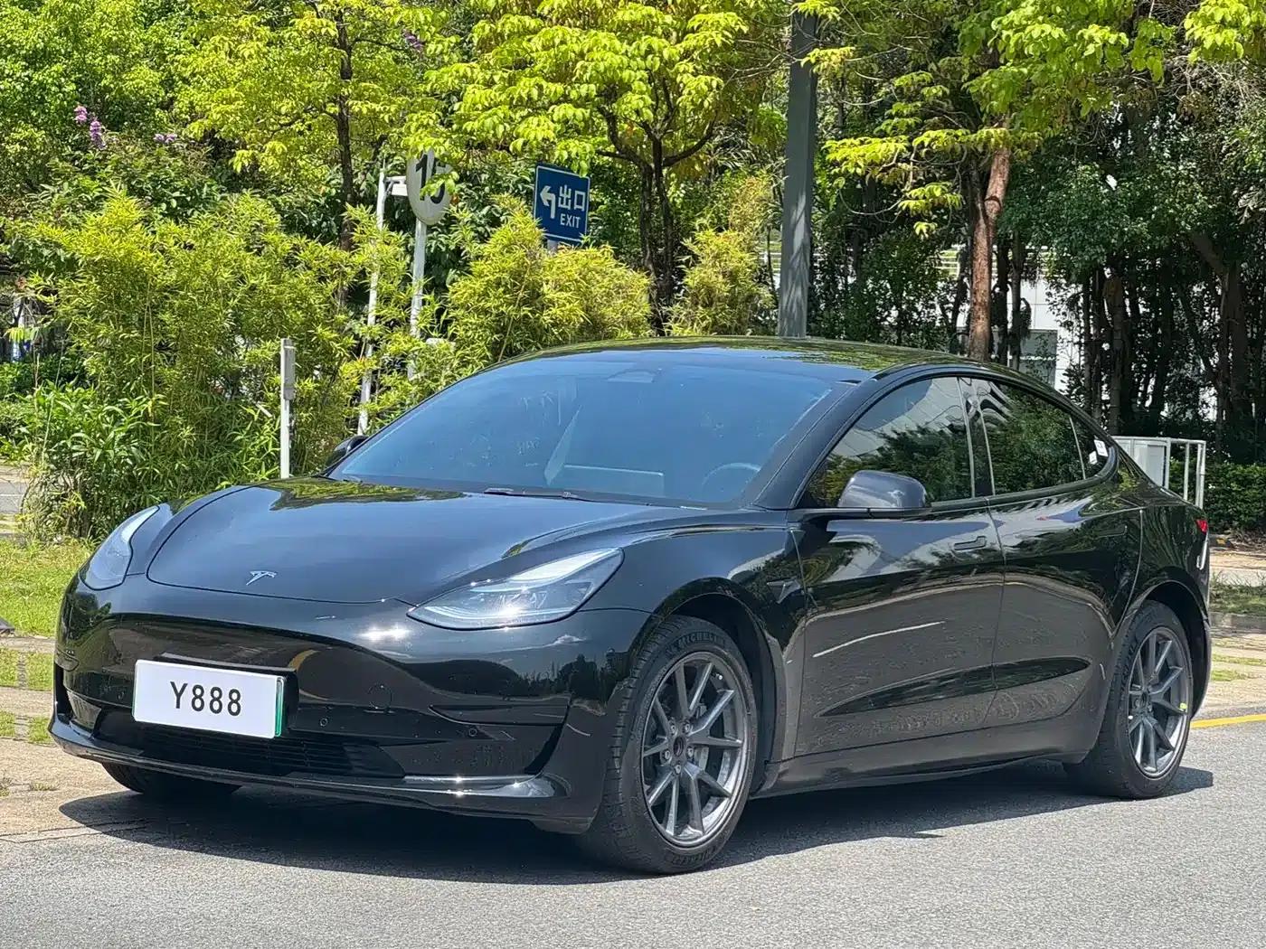 Model 3 2022 Rear-Wheel Drive — миниатюра 1