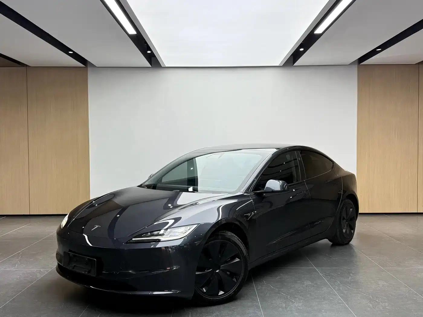 Model 3 2023 Rear-Wheel Drive — миниатюра 1