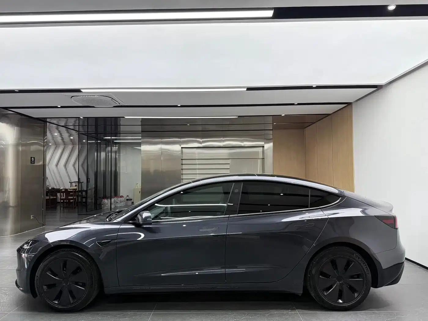 Model 3 2023 Rear-Wheel Drive — миниатюра 13
