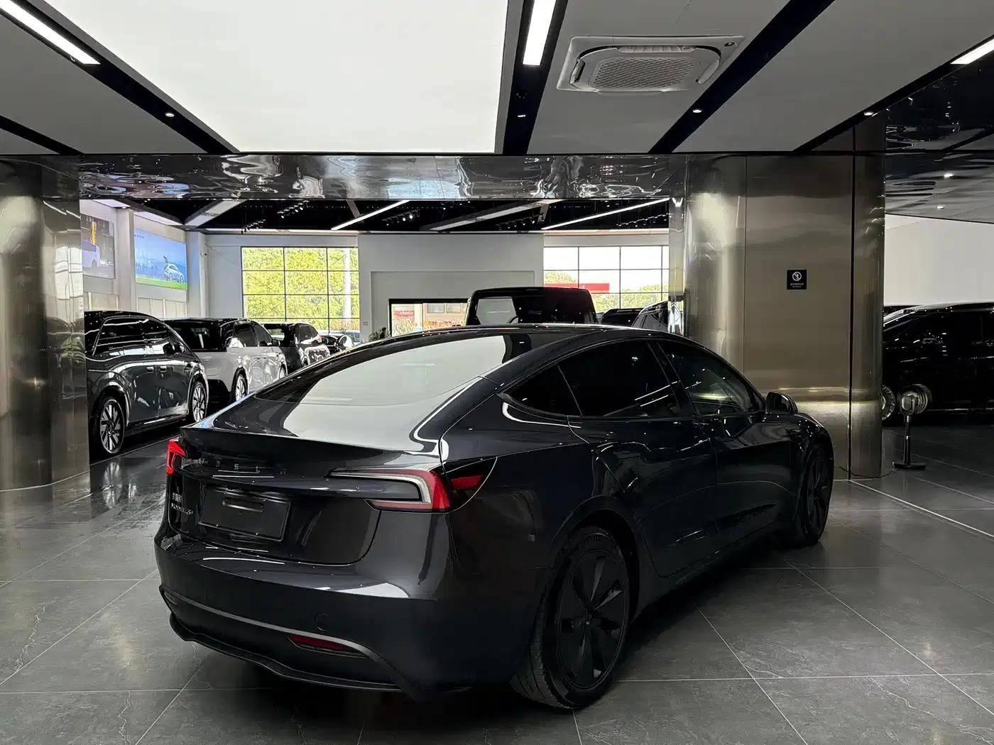 Model 3 2023 Rear-Wheel Drive — миниатюра 14