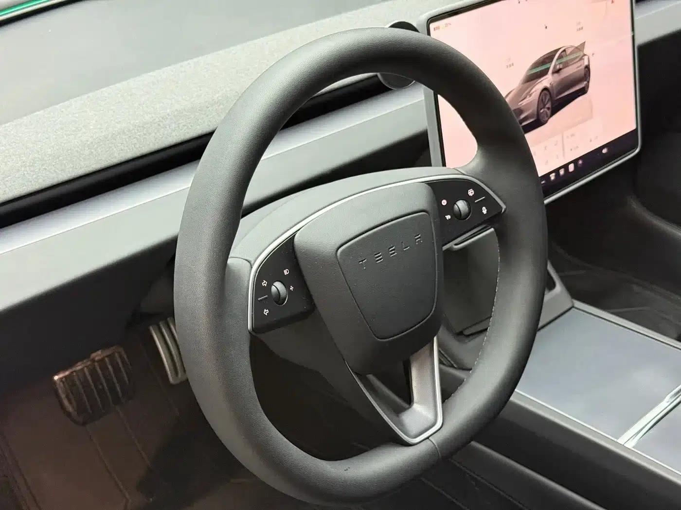Model 3 2023 Rear-Wheel Drive — миниатюра 4