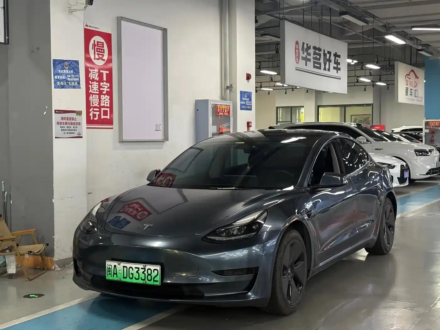Model 3 2022 Rear-Wheel Drive — миниатюра 1