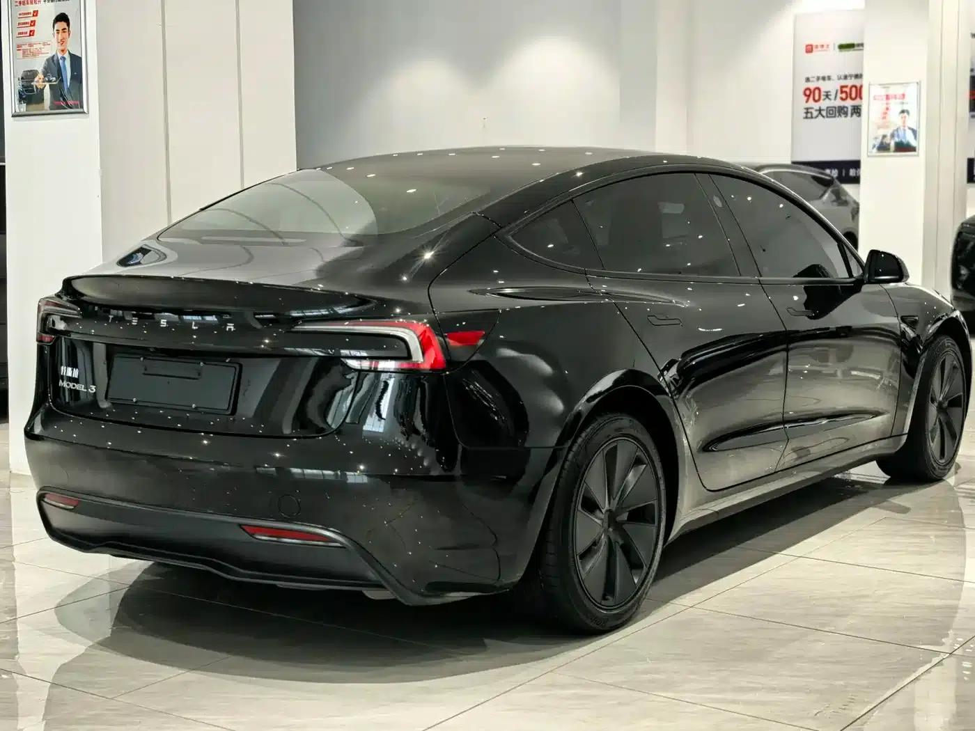Model 3 2025 Rear-Wheel Drive — миниатюра 4
