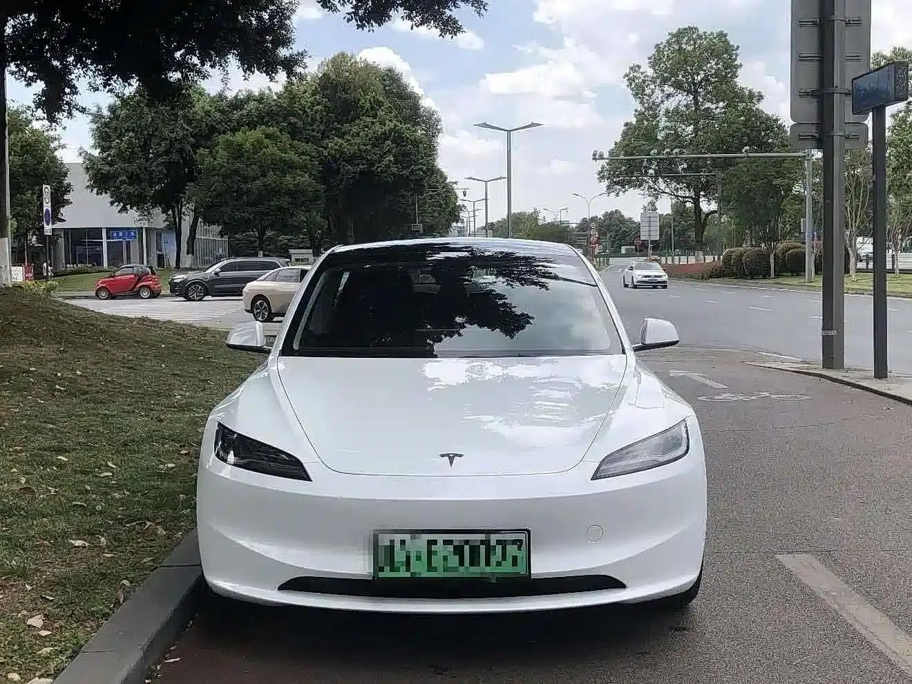 Model 3 2025 Facelift Rear-Wheel Drive Version — миниатюра 2