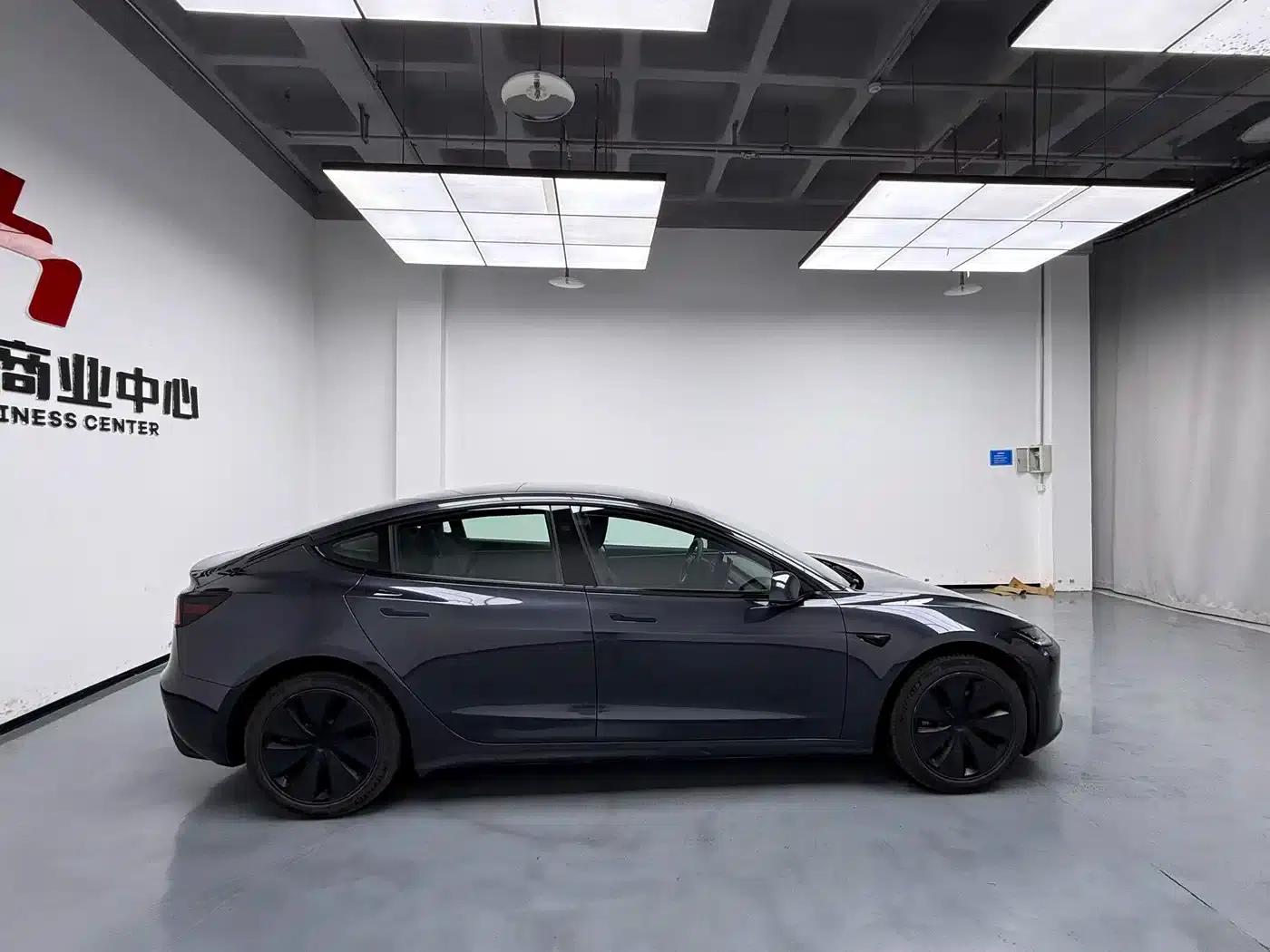 Model 3 2023 Rear-Wheel Drive — миниатюра 5