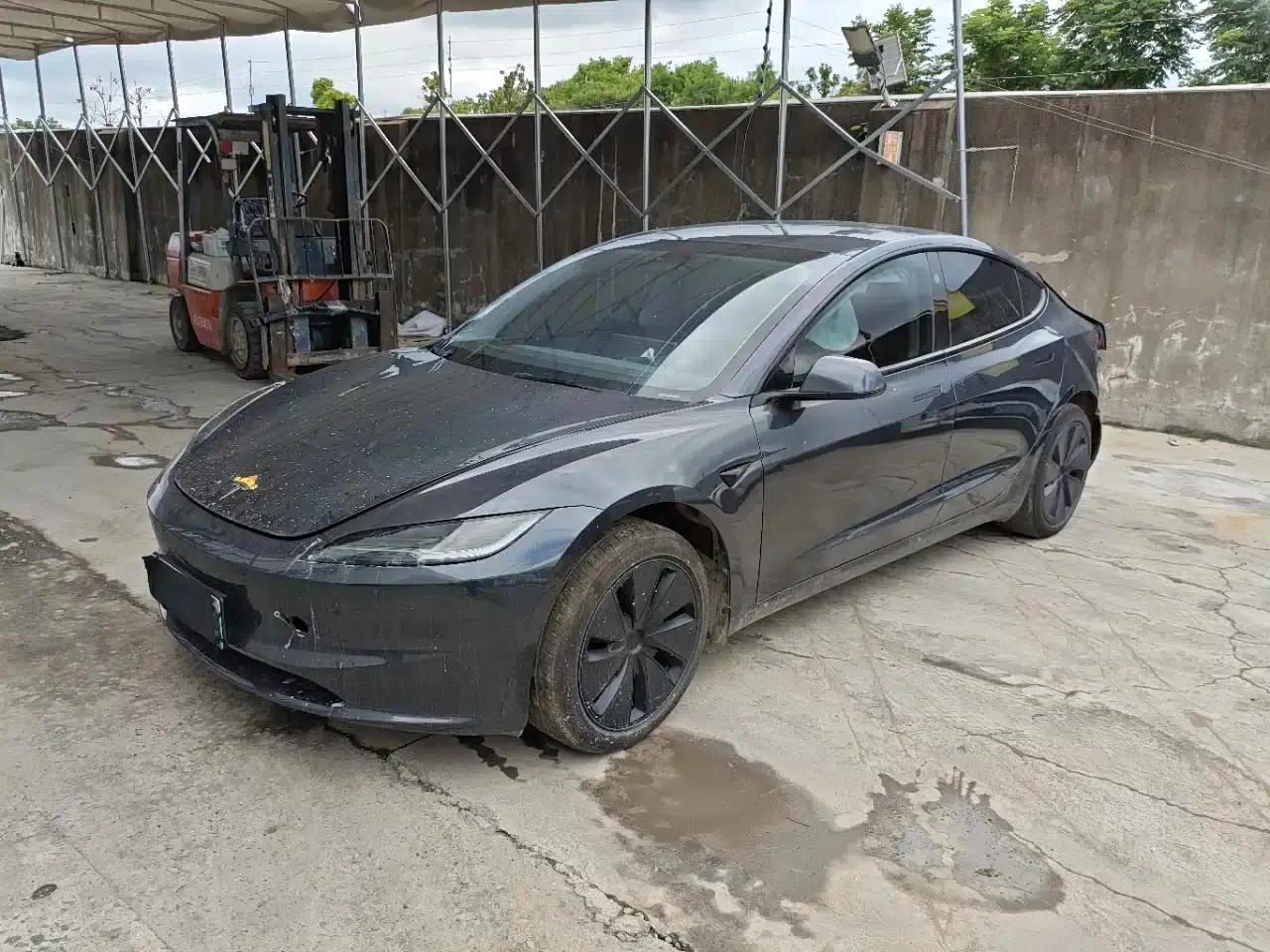 Model 3 2025 Rear-Wheel Drive — миниатюра 17