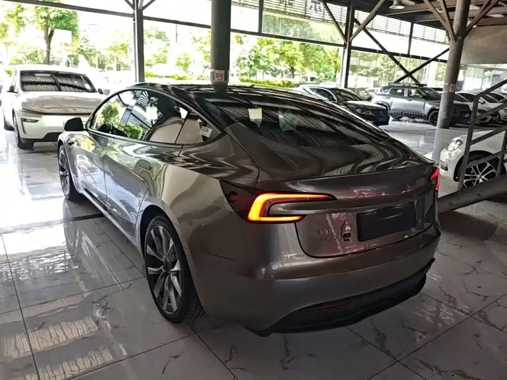 Model 3 2023 Rear-Wheel Drive — миниатюра 5