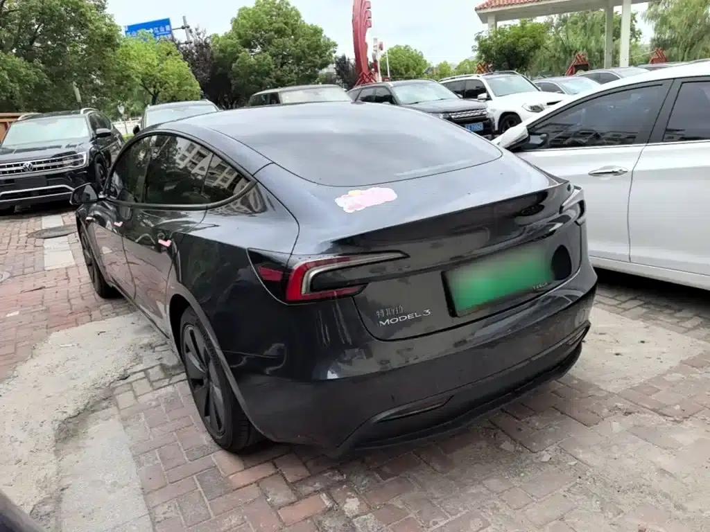 Model 3 2025 Rear-Wheel Drive — миниатюра 5