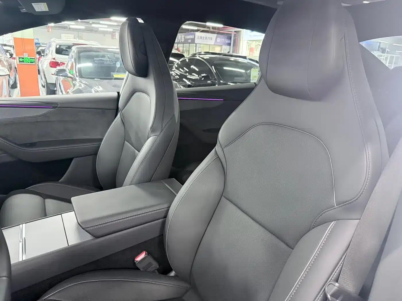 Model Y L 2025 Long Range All-Wheel Drive — миниатюра 11