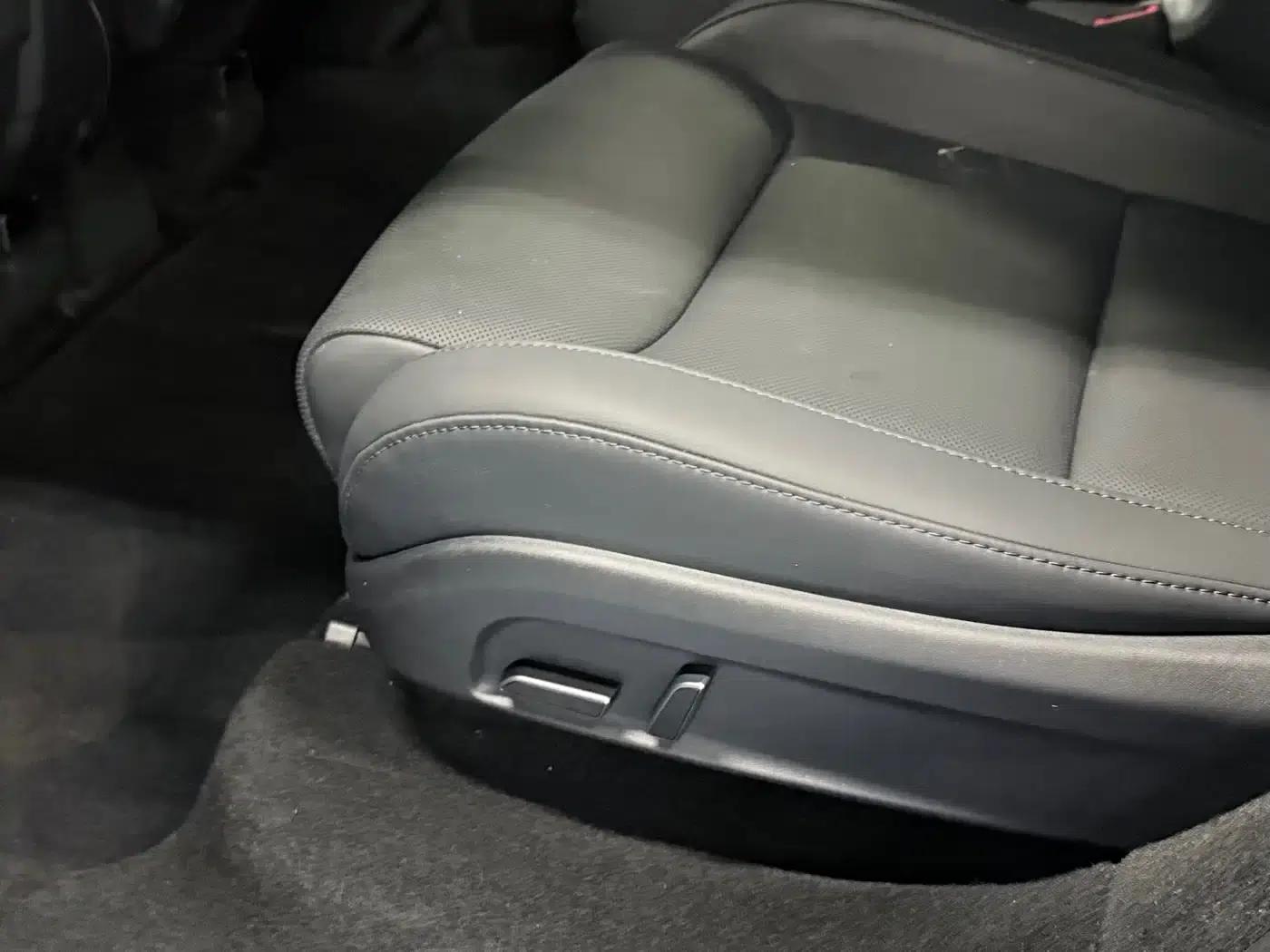 Model Y L 2025 Long Range All-Wheel Drive — миниатюра 16