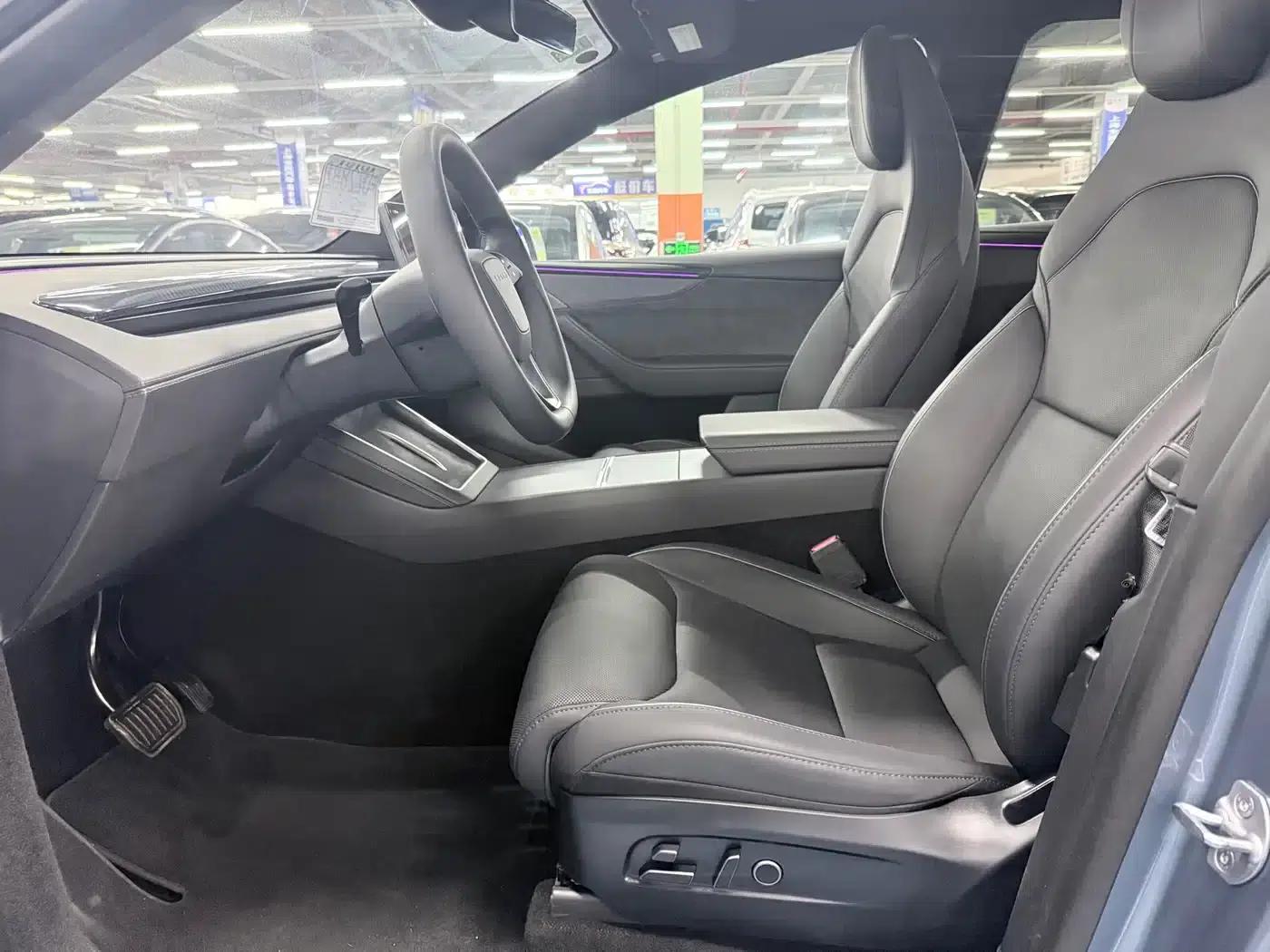 Model Y L 2025 Long Range All-Wheel Drive — миниатюра 10