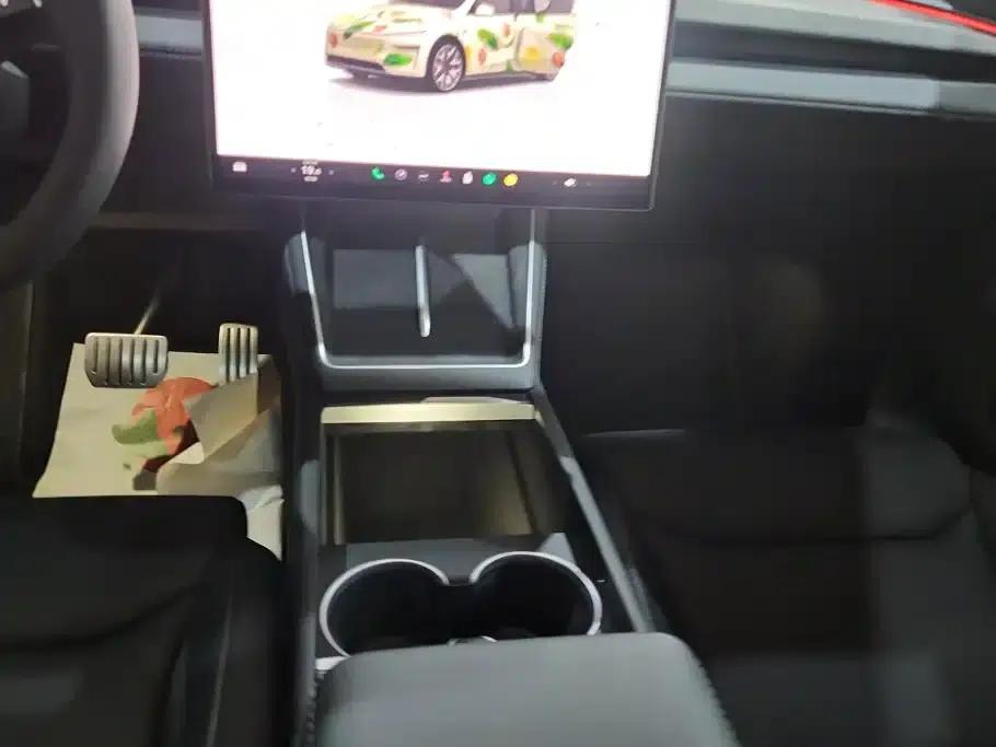 Model Y L 2025 Long Range All-Wheel Drive — миниатюра 16