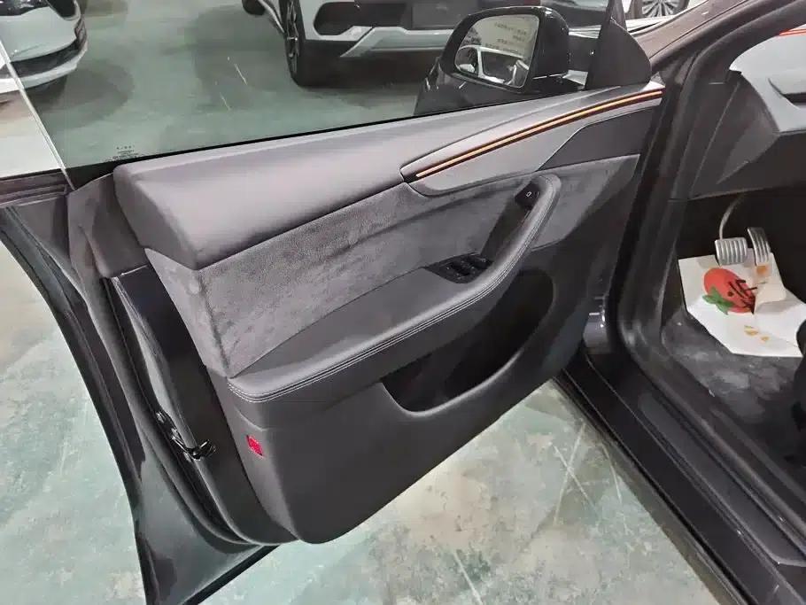 Model Y L 2025 Long Range All-Wheel Drive — миниатюра 7