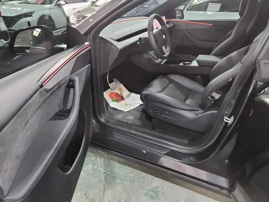 Model Y L 2025 Long Range All-Wheel Drive — миниатюра 9