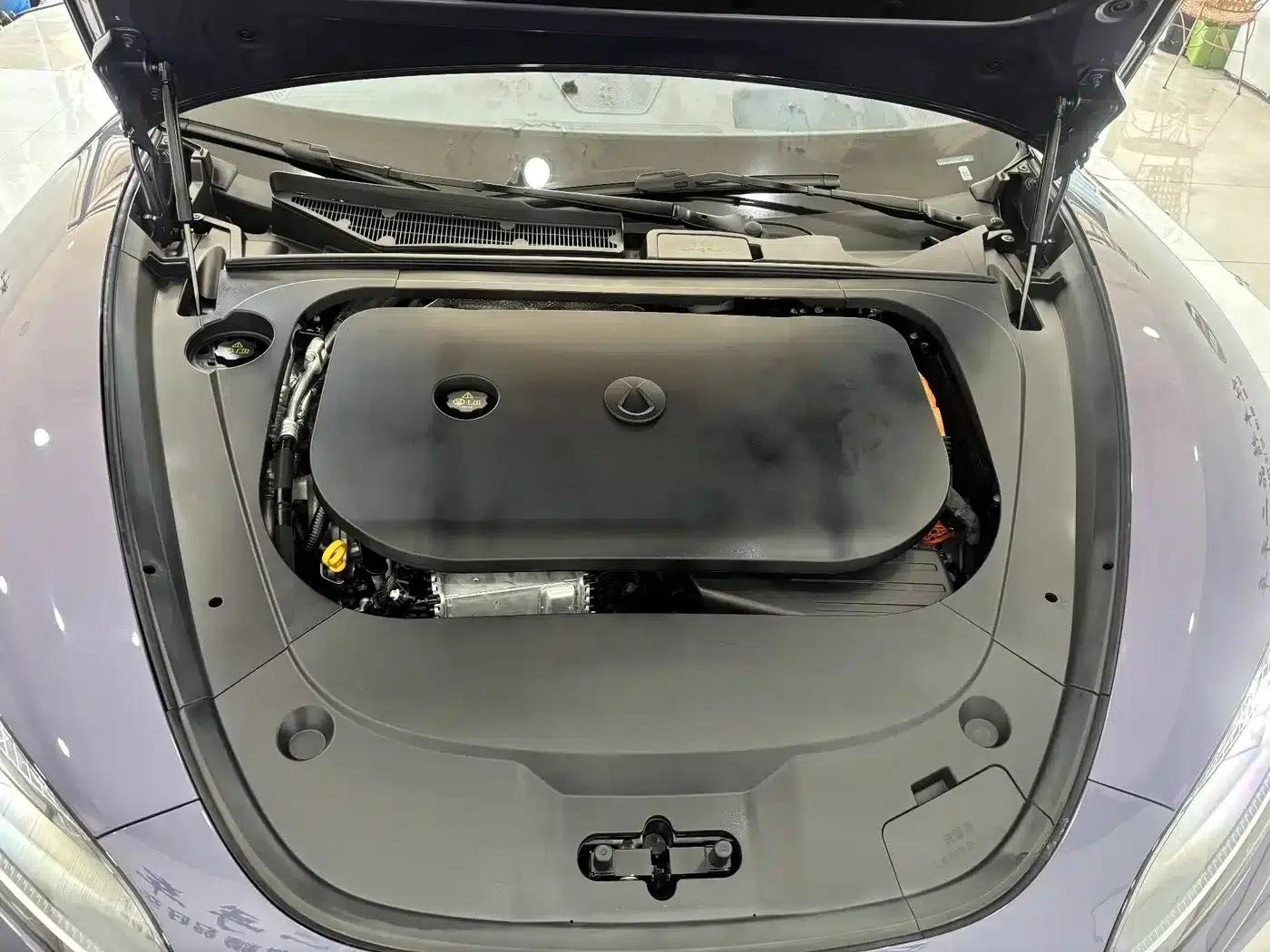 Denza Z9 2024 Model, 1100km Range, 4WD Ultra Edition — миниатюра 31