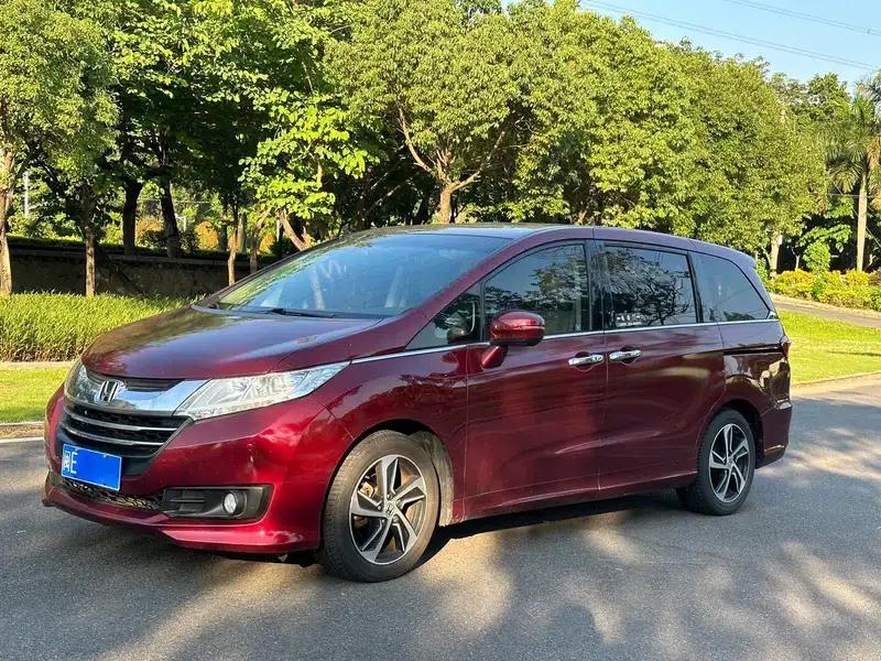 2015 Odyssey 2.4L Luxury Edition — миниатюра 1