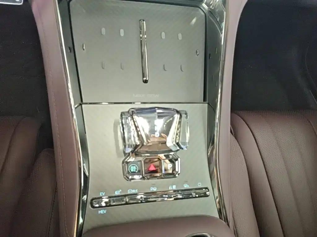 Denza Z9 GT 2024 1100 AWD Max Edition — миниатюра 14