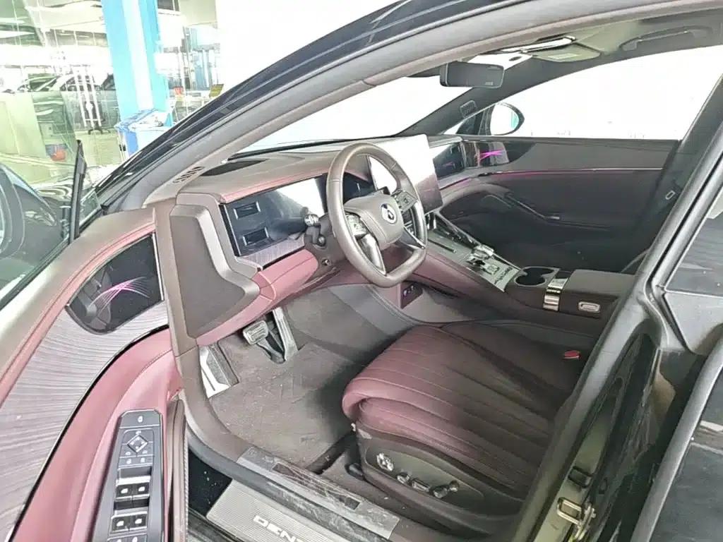 Denza Z9 GT 2024 1100 AWD Max Edition — миниатюра 16