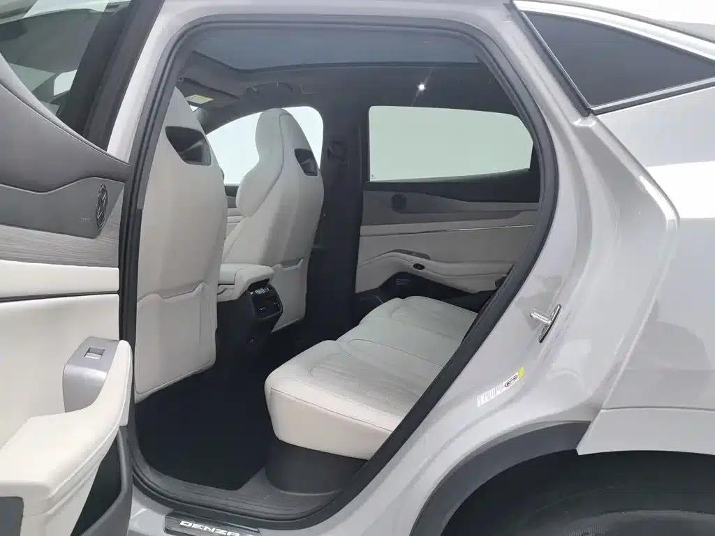 Denza N7 2023 Long Range Performance Edition — миниатюра 15