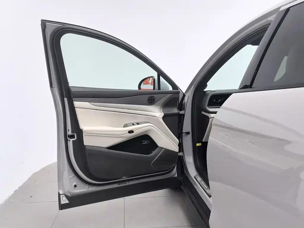 Denza N7 2023 Long Range Performance Edition — миниатюра 8