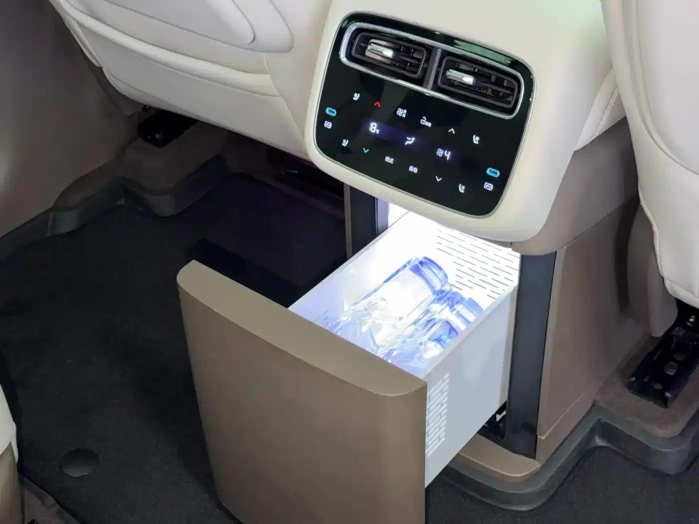 Denza N8L 2025 Premium Edition — миниатюра 20