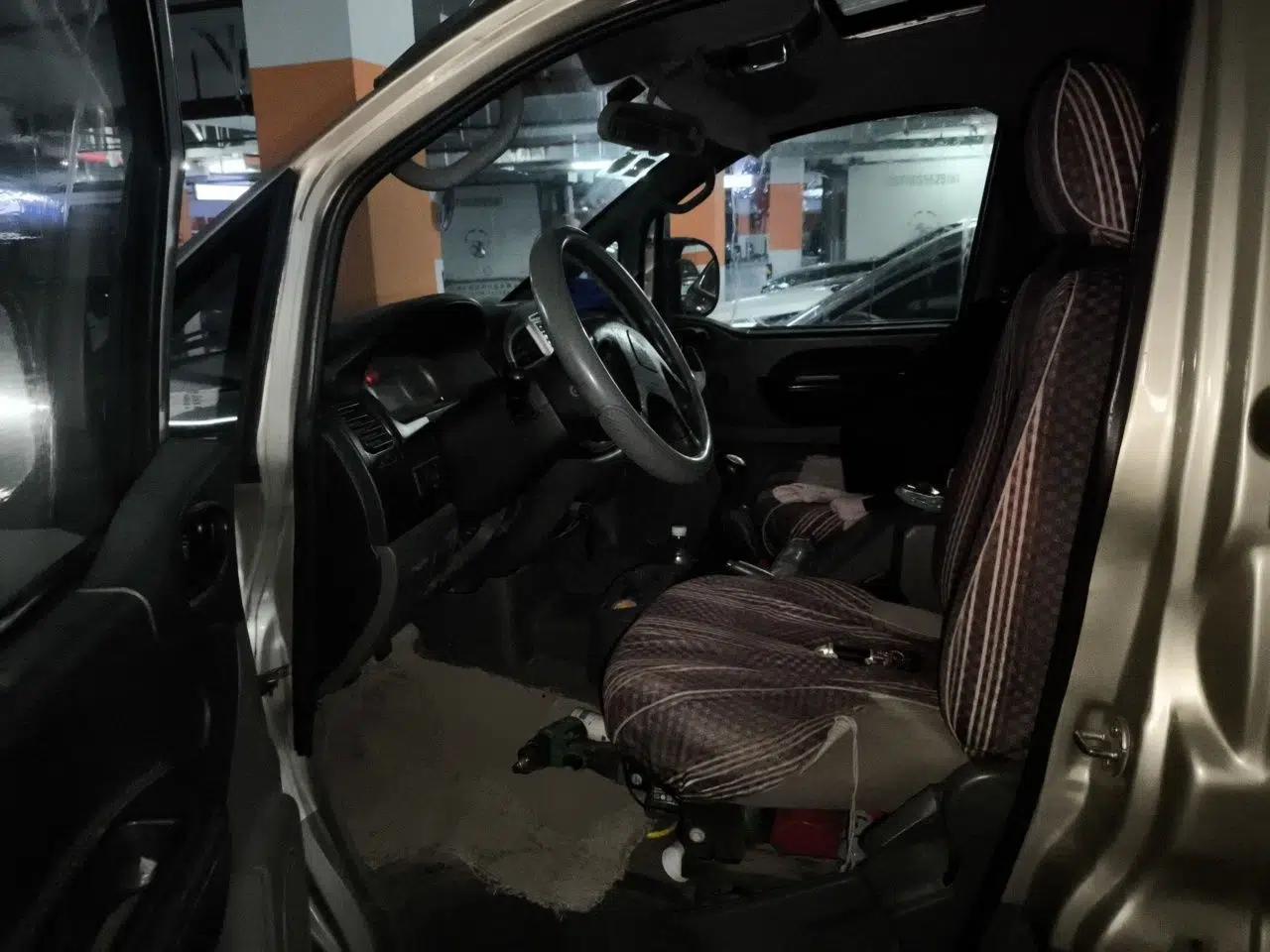 FORTHING Lingzhi 2014 M3 1.6L 7-Seater Luxury Model — миниатюра 16