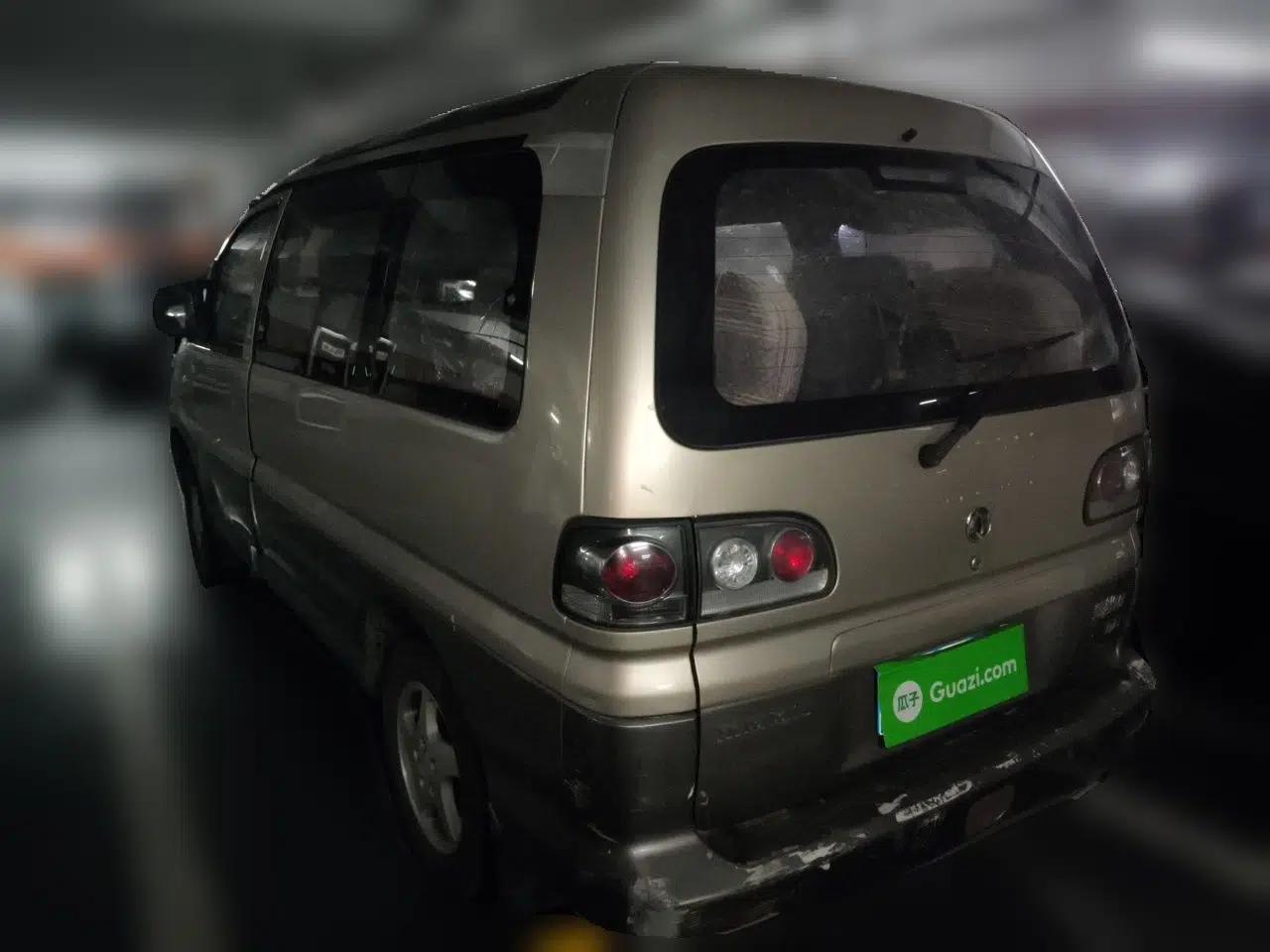 FORTHING Lingzhi 2014 M3 1.6L 7-Seater Luxury Model — миниатюра 4